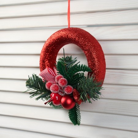 Jewelry decoration "Winter berry on a wreath" 15x15 cm-1