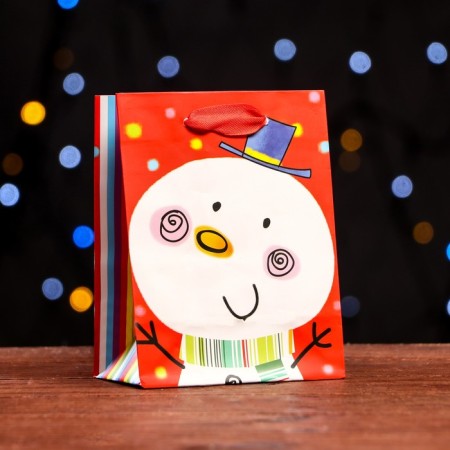 Laminated "snowman" 11.5 x 14.5 x 6 cm