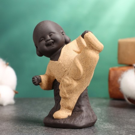 Figure "Buddha Karatist", 7x9 cm, yellow-1