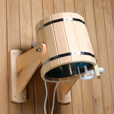 Pouring device from cedar, 12 l, with a stainless insert-1