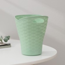 Plastic basket for storage 