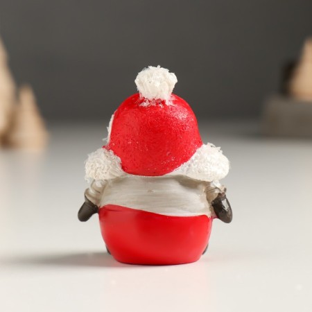 Souvenir Polystone "Grandfather Frost in a red hat-earmeling" 4.5x3.5x5.5 cm-2