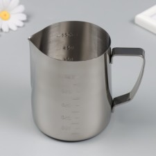 A glass of measured stainless steel 550 ml 11x13 cm