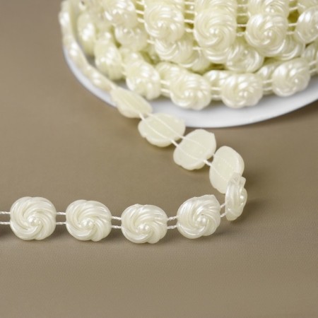Pearls on threads, flat, 10 mm, 9 ± 1 m, milk color-1