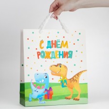 Laminated vertical package 