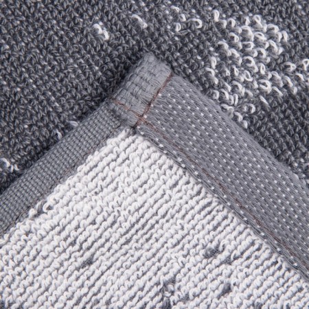 The towel is the Named Tensor Ethel "Michael" gray, 50x90cm, 100% cotton, 420g/m2-3