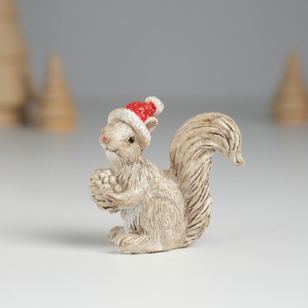 Polystone souvenir "Squirrel in red cap" mix 5x7.7x4.5 cm-1