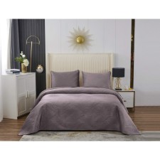 The bedspread and pillowcase 