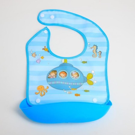 Batiscat Feeding Bibslate Wallets Waterpiece on the button, with a super-carman