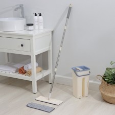 Schwabra with an annex and a bucket of the compact shade: a mop 120 cm, 1 pocket, a bucket of 19 × 16 × 35 cm, 2 compartments, an additional microfiber nozzle