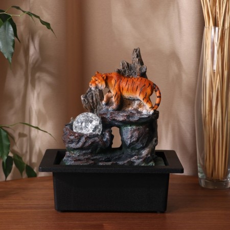 Tiger Tiger fountain 16x20x25 cm (with backlight)