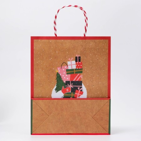 Gift package "Girl with gifts" 26 x 32 x 12 cm-2