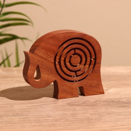 Puzzle-labyrinth "Elephant" 13x10 cm, tree shisham