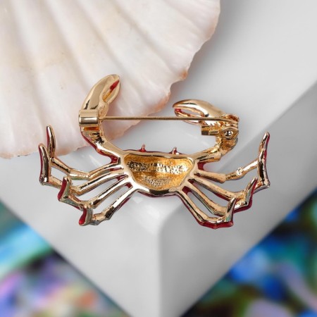 Brooch "Crab", red color in gold-2