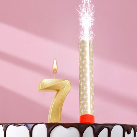 Candle for cake the number "Gran + Fountain" Golden "7"