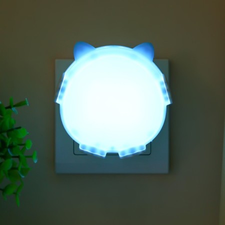 A nightlight with a lighting sensor "Council" LED MIX 8.5x2.5x8.5 cm Risalux-3