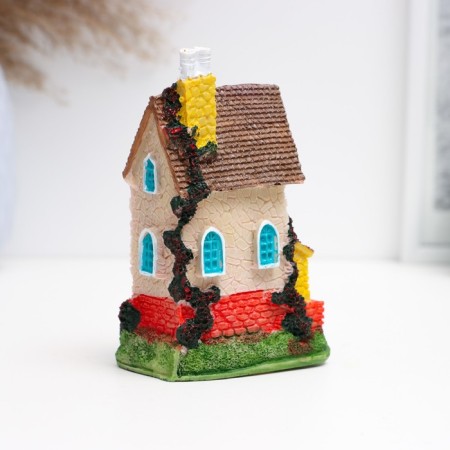 Figure "Two -story house" 5x7x10.5cm, mix-2