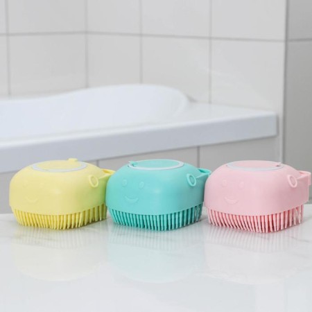 Silicone brush with a capacity for soap of a share, color mix-7
