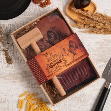 The kitchen kit "Hunter", mittens-seging 20x28cm, wooden hammer
