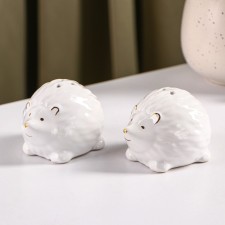 Set for spices of the “Hedgehog in gold”, 2 items: Solonka 60 ml, pistor 60 ml, white color