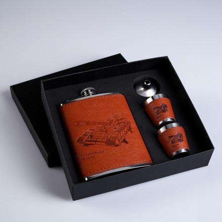Gift set "Tank" 4V1: Flake 240 ml, funnel, 2 glasses, 17 x 18 cm, brown-1