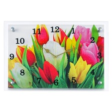 Carting clock is wall-mounted, interior 