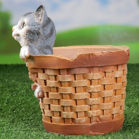 Figure pot "A kitten in a round basket" 20x18cm-1