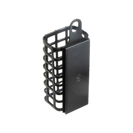 The feeder is steel, rectangular, 40 g-1