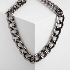 The necklace 