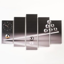 Carty clock is wall-mounted, modular 