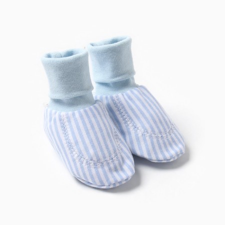 Baby booties, blue color, age 1-3 months