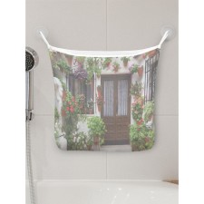 Organizer in a bath on suction cups 