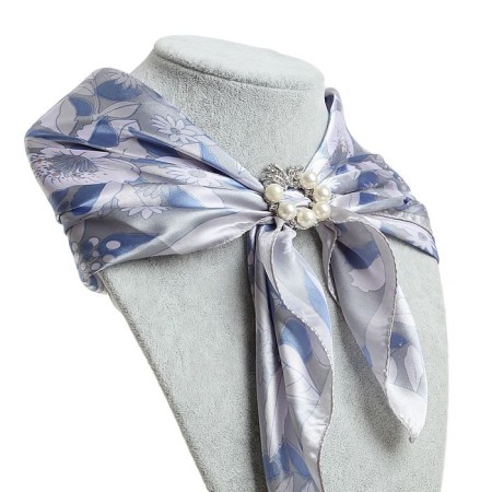 Pearl Banting clip for a scarf, white color in silver-6
