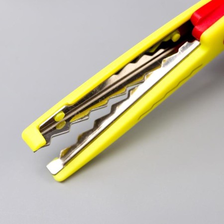 Embossed scissors 15.5 cm mix-2