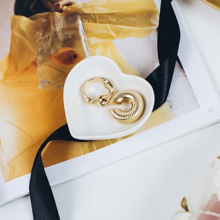 Station for jewelry Universal "Heart", 7.3 × 8 × 2.3 cm, white color-1