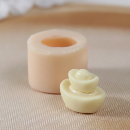 Mold Silicone "Pyramid from ingots" silicone 2x2.8x2 cm-2
