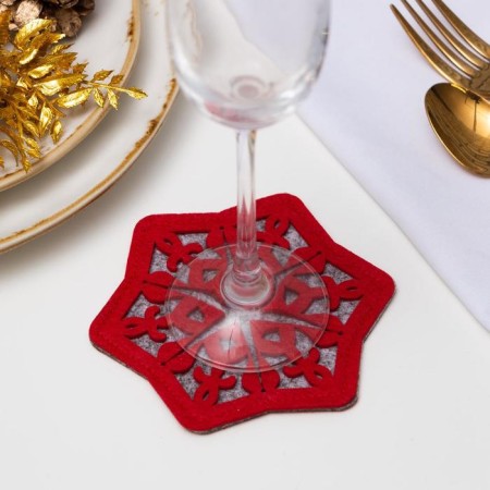 Set of stands for the glass "Snowflake", 4 pcs, col. red 8.5 cm, 100; p/e, felt