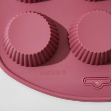 The form for baking the share "Sweets. Circle ", silicone, 27 × 22 × 3 cm, 9 cells (6 × 6 × 3 cm), color mix-3