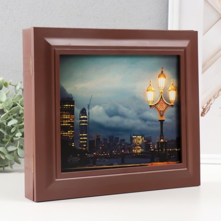 Key closed "Lantern" 26.5x31.5 cm nut-1