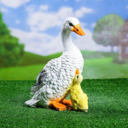 Garden figure "Duck with a duck" costs 24x13x31cm