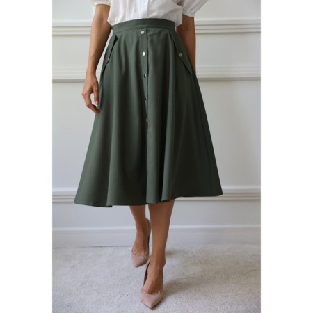 Skirt-trap is female, size 48-3