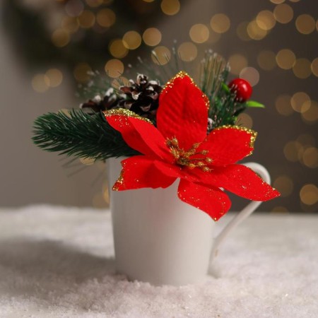 New Year's composition "In a mug with a flower"