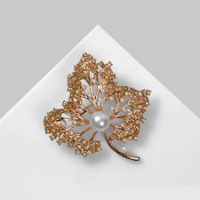 Brooch 