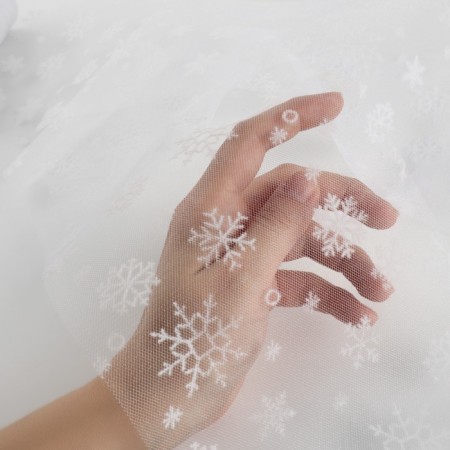 Fatin with snowflakes, 15 cm, 11 ± 1 g/sq.m, 9.1 ± 0.5 m, white color No. 1-4