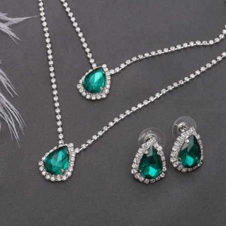 Set 2 objects: earrings, “jacqueline” necklace duet, drop, white and emergency color in silver, 45cm
