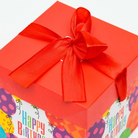 Self -assembly box "Happy Birthday" red 10x10x10 cm-2