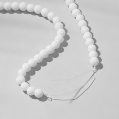 Beads on thread No. 4 "Agat Bely", 90 beads-1