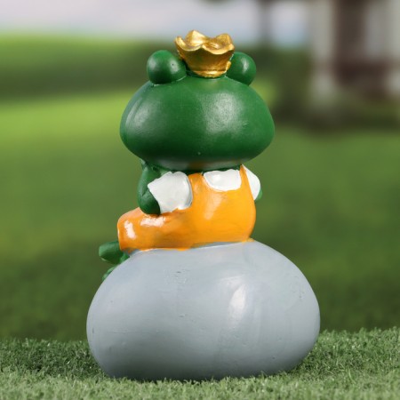 Garden figure "Princess on the pebble" 9x11x17cm-2