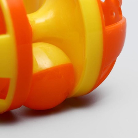 A pungent toy with a ball ball, 9 x 6.5 cm, a mix of flowers-2