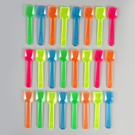 Tablespoons are plastic, in the set is 24 pieces, the colors of mix-1